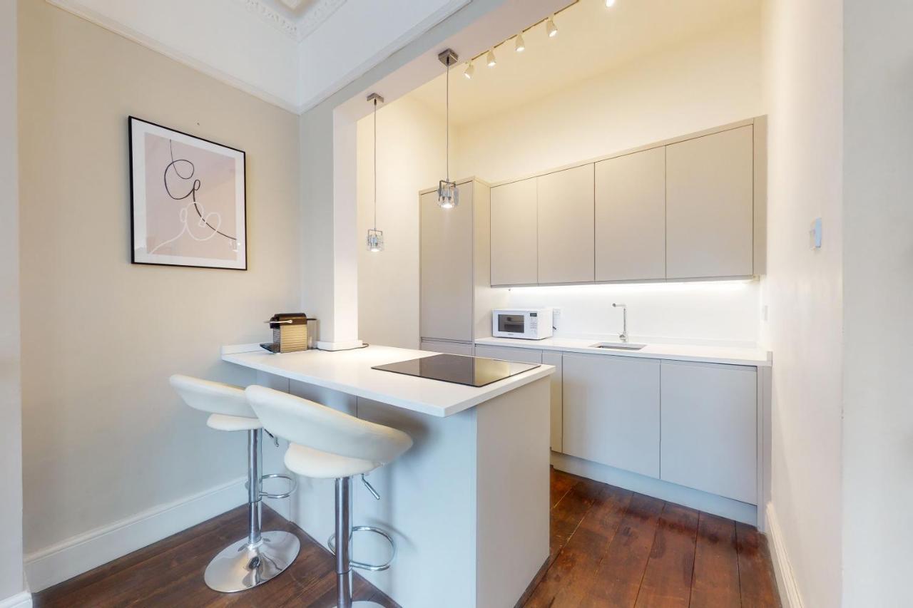 Super 1 Bedroom Flat In Hendon Near Middlesex University With Private Parking Extérieur photo